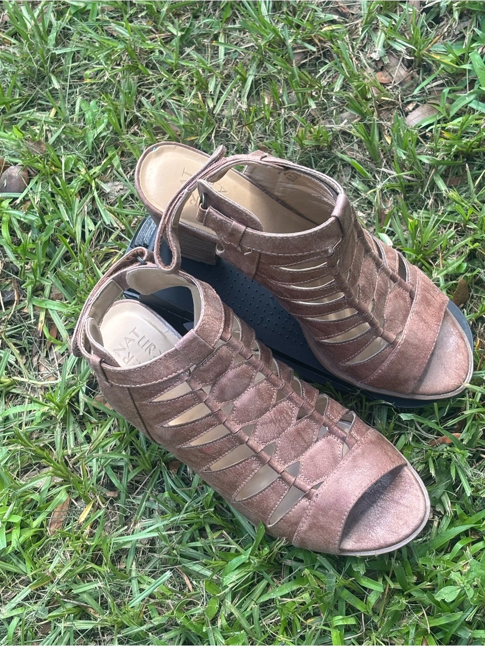 Naturalizer Tan Suede Strappy Peep-Toe Heeled Mules Size 10